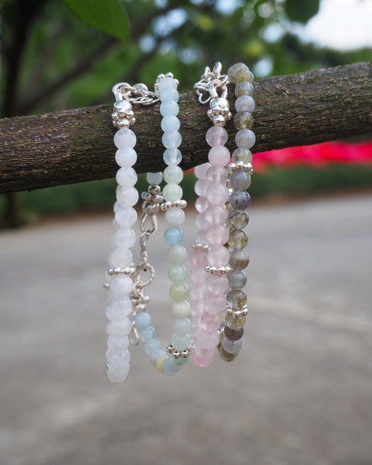 Handcrafted gemstone bracelets with aquamarine, rose quartz, moonstone and labradorite beads – silver details, designed by elswre